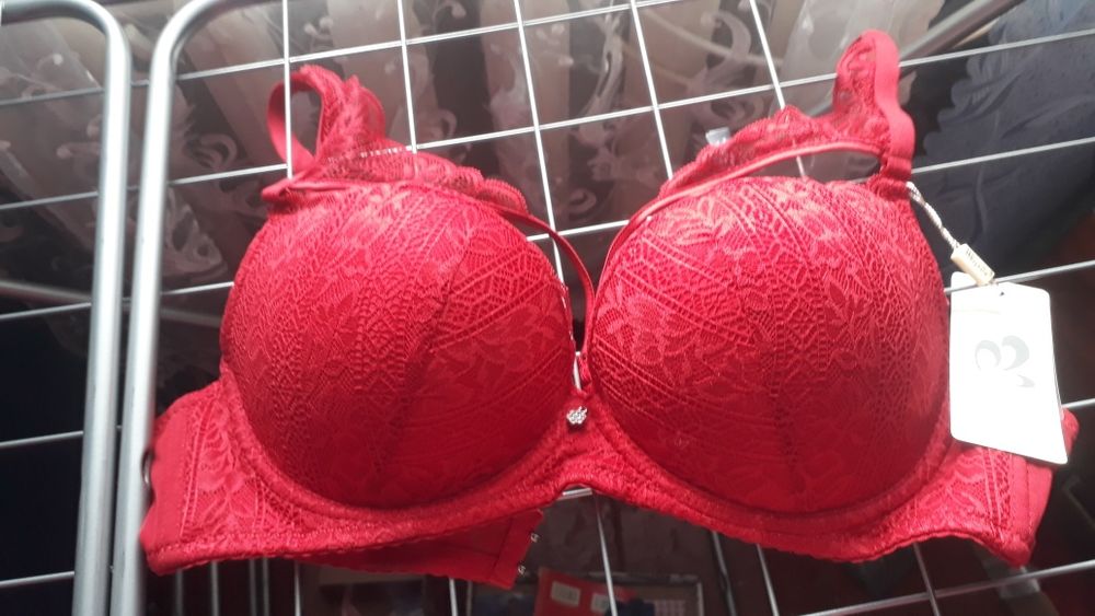 Продам новий червоний бюстгальтер
