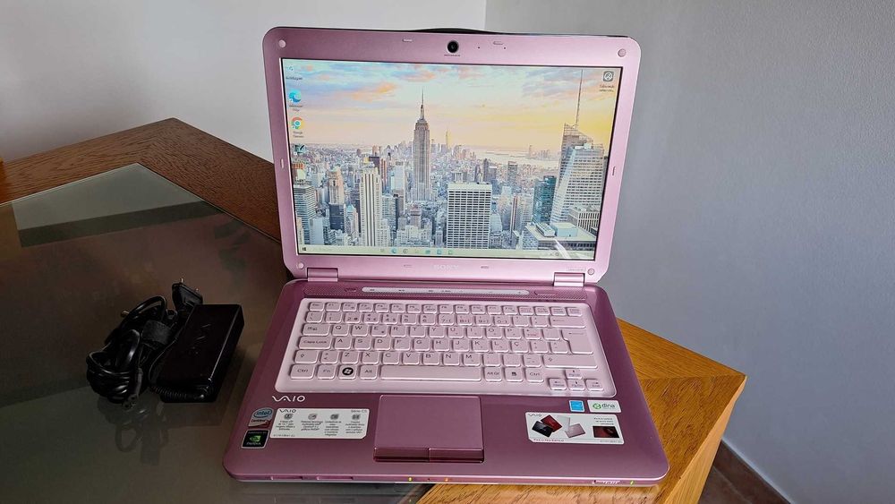Sony Vaio CS11S- Intel P8400 2.26GHz- 4GB Ram- HDD 500GB- NVidia