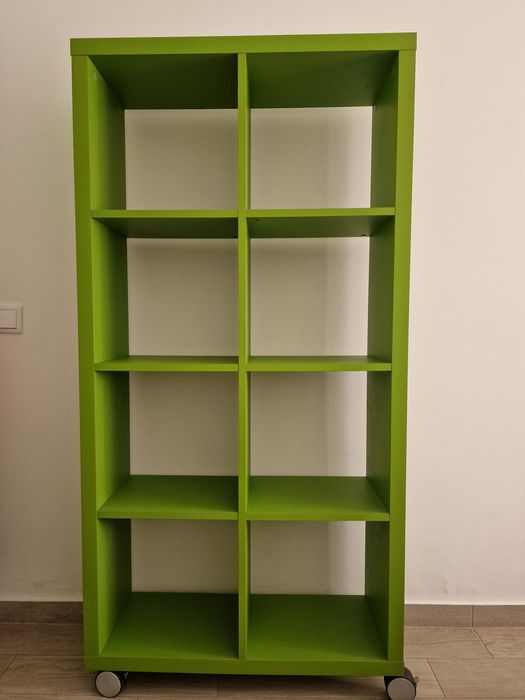 Estante com rodas