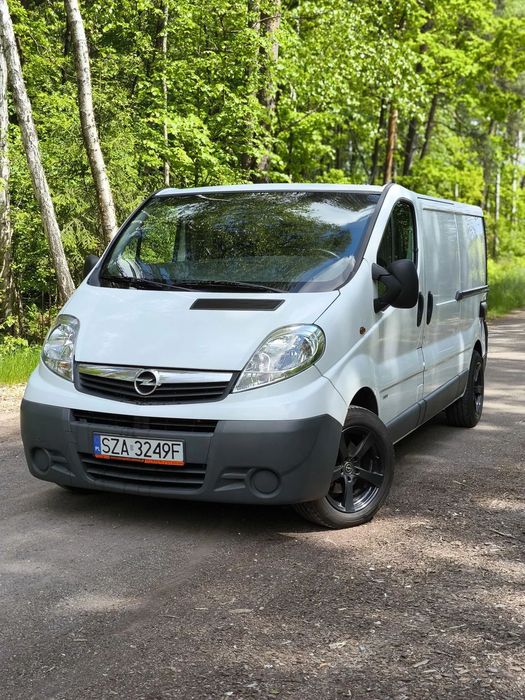 Opel Vivaro Opel vivaro bardzo ladny , nowe wtryski dwoje drzwi przesuwne