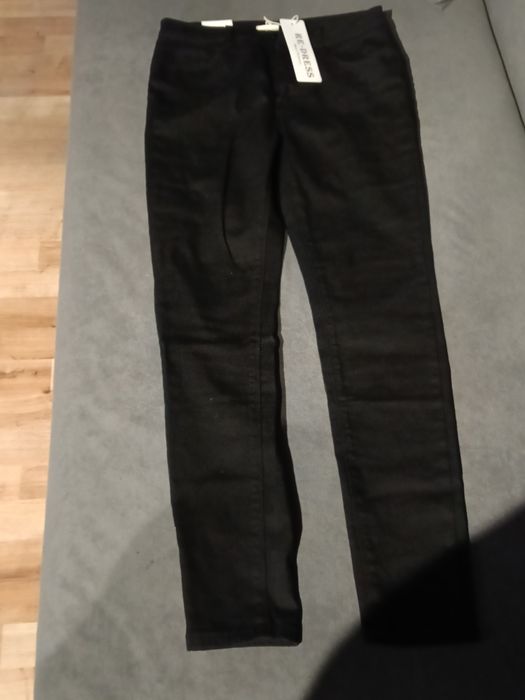 Damskie spodnie. Nowe