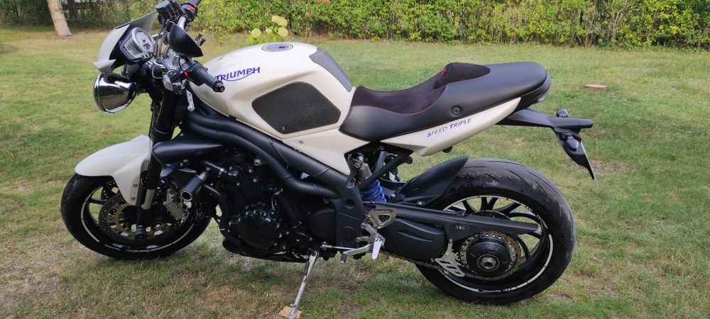 Triumph speed triple 2010