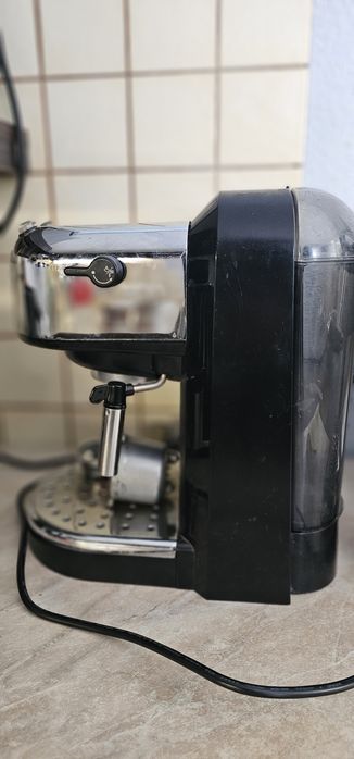 Кавоварка рожкова Delonghi EC270