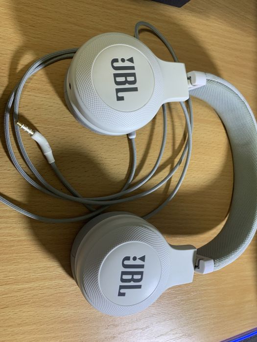 Auscultadores JBL E35 Branco com Fio