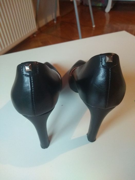 Szpilki skórzane Gino Rossi