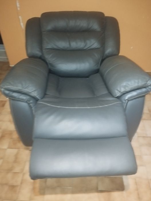 Sofá extensível em pele