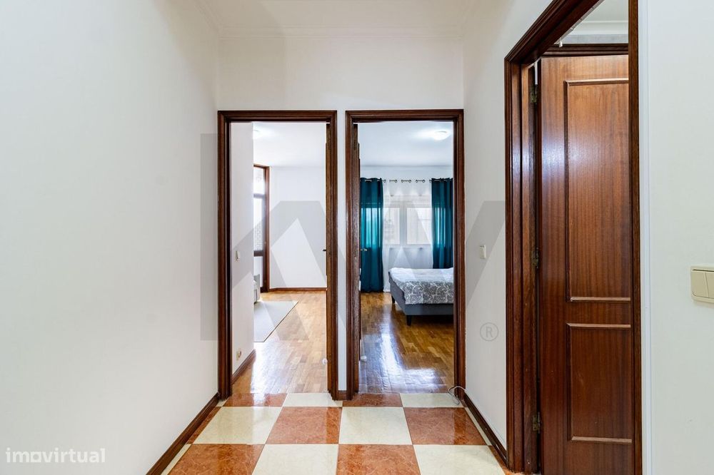 Apartamento T3 em São João da Madeira - com varandas, Localização Estr