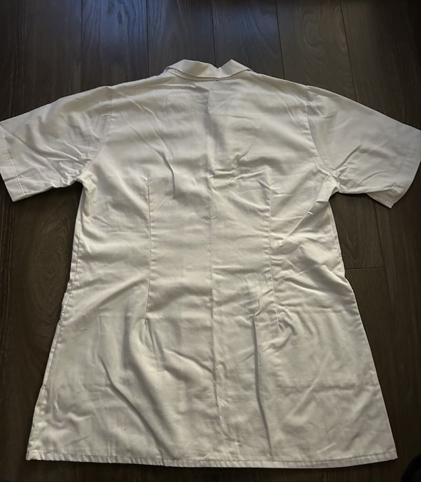 Fartuchy laboratoryjne białe