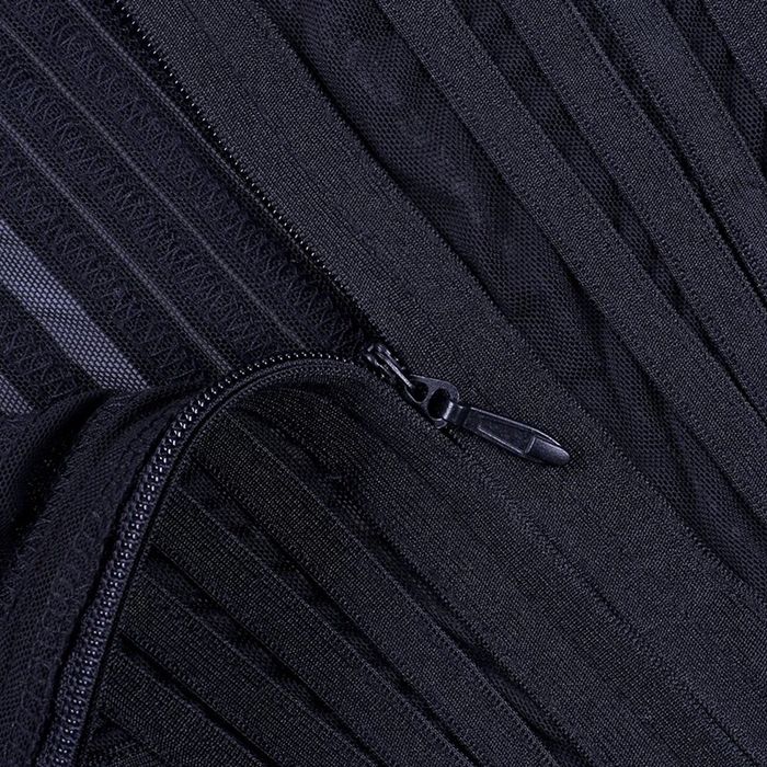 Платье бандажное с открытыми плечами вечернее