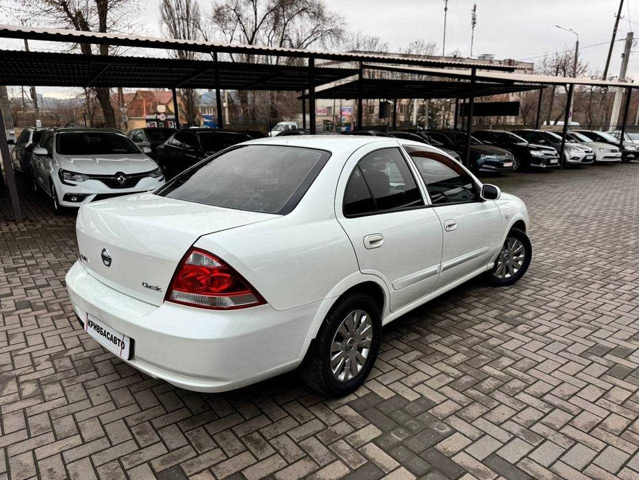 Nissan Almera 2010