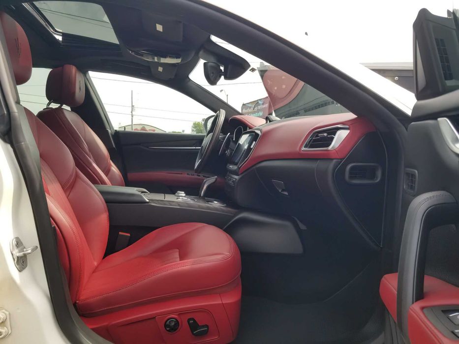 Maserati Ghibli      2019