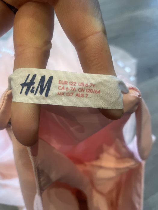 Sukienka h&m elegancka z cekinami 122