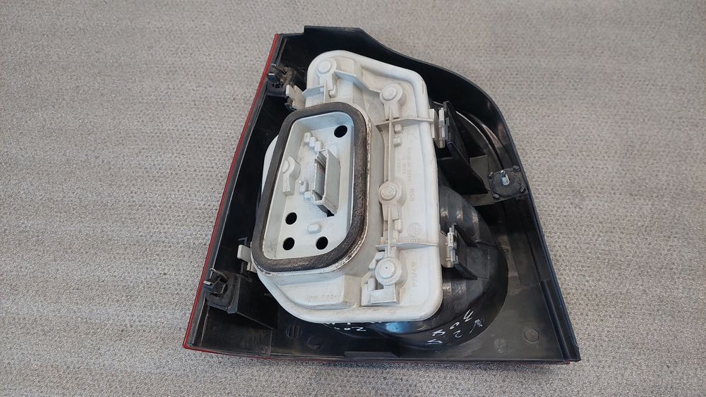 Farolim direito VOLKSWAGEN Polo (9N)