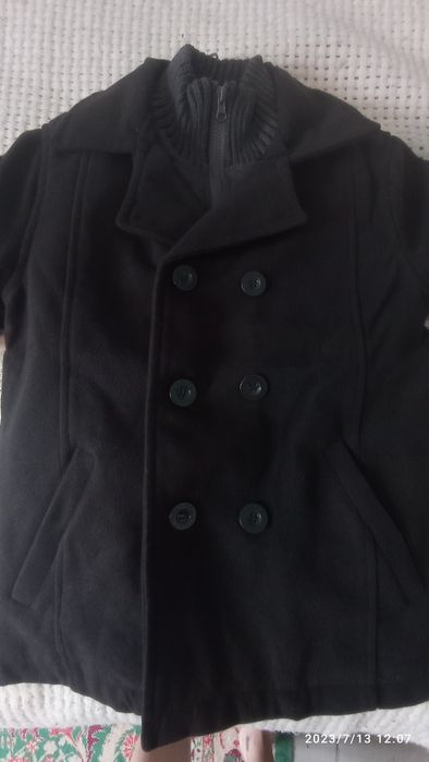 Пальто чёрное и куртка вечна-зима оранжева я  на мальчика