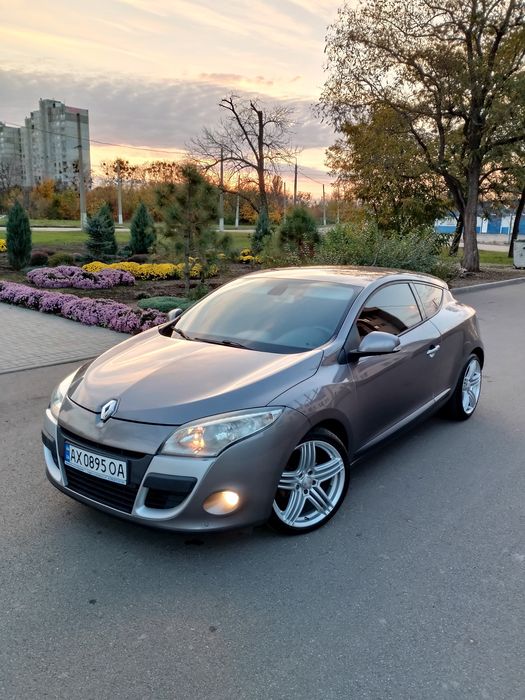 Renault Megane 1.9 дизель, механіка, 2009р., купе в гарному стані .
