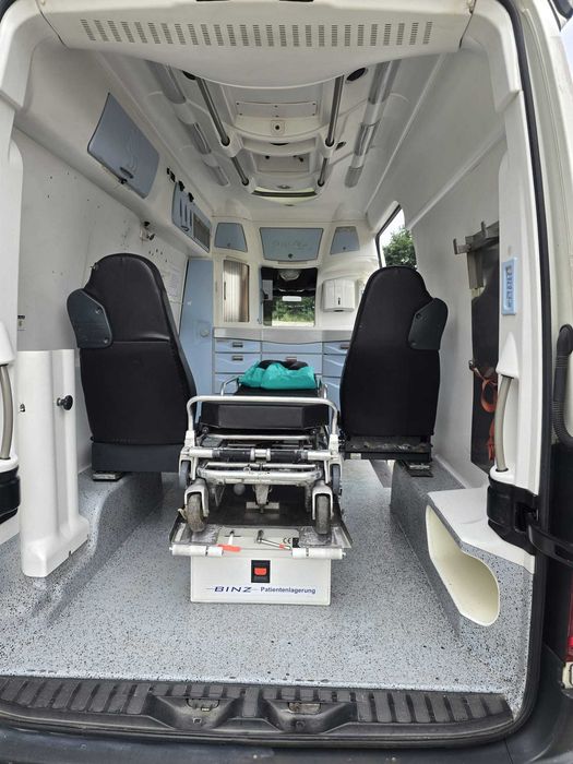 Автомобіль швидкої допомоги