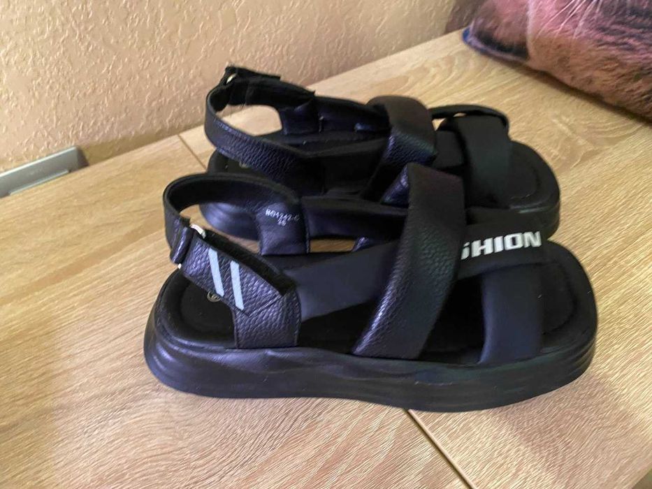 Босоніжки 36 розміру