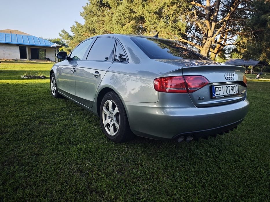 Audi A4 B8 2.0 TDI 143 KM S line | Bi-Xenon + LED | manual | 6-biegów | 2 kluczyki