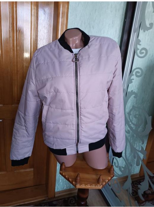 Бомбер жіночий весна