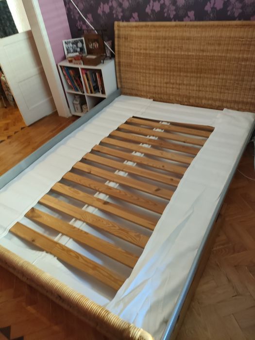 Cama de casal IKEA