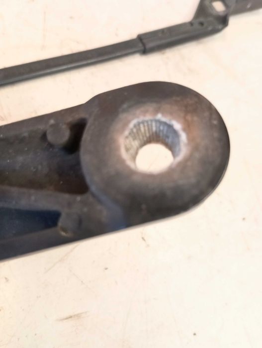 Par Hastes / Braços Limpa-Vidros Frente VW Scirocco – Originais