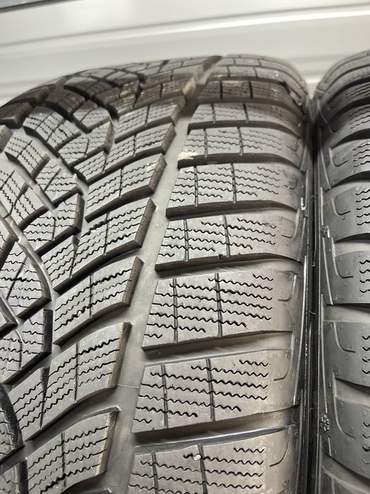Зимові шини 265/40r21 Good Year. Ціна 10000 грн/шт.