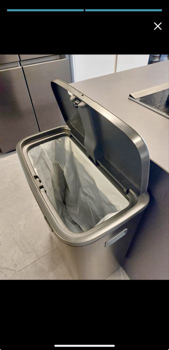 Brabantia: Caixote de lixo (lixeira) grande, com perninhas, de 60L