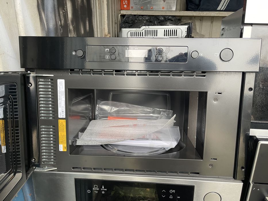 Вбудована мікрохвильова піч WHIRLPOOL  AMW4900 NB скло чорне