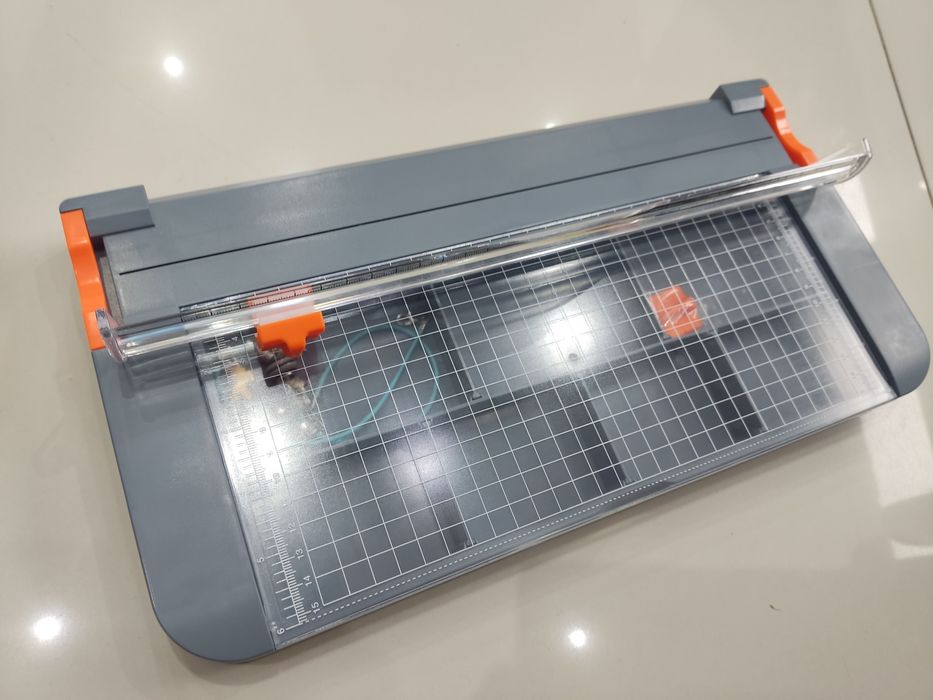 Trymer Gilotyna Przycinarka do Papieru A4 Biuro Wizytówki itp.