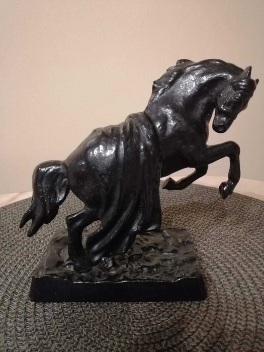 Конь в попоне чугун Касли, набор запонок винтаж, зажигалка Огонёк