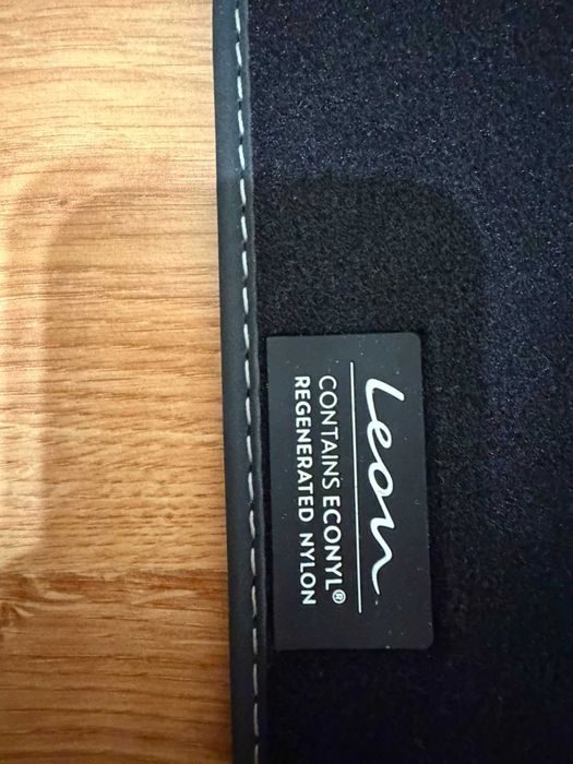 Komplet oryginalnych dywaników materiałowych Seat Leon ST