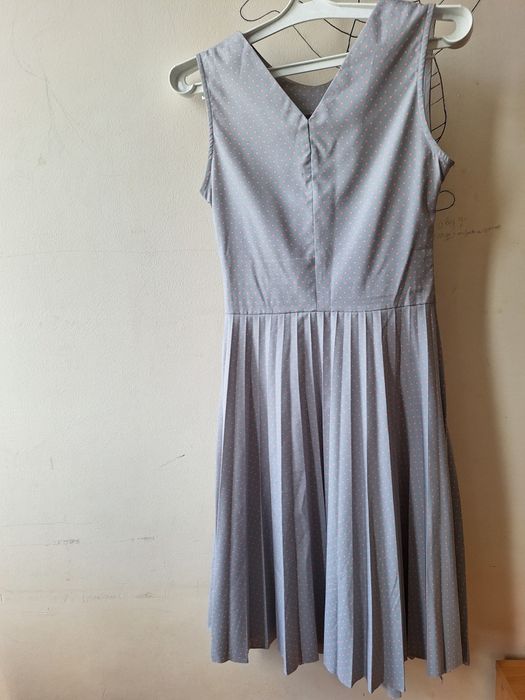 Продам сукню сірого кольору
