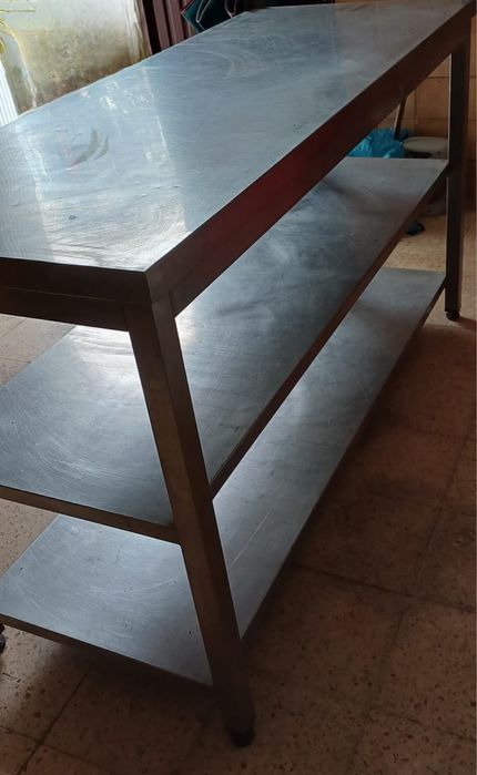 Bancada de  aço inox .