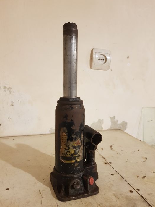 Домкрат гідравлічний 3т.