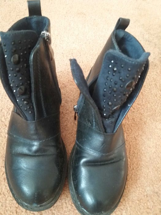 Чобітки на дівчинку