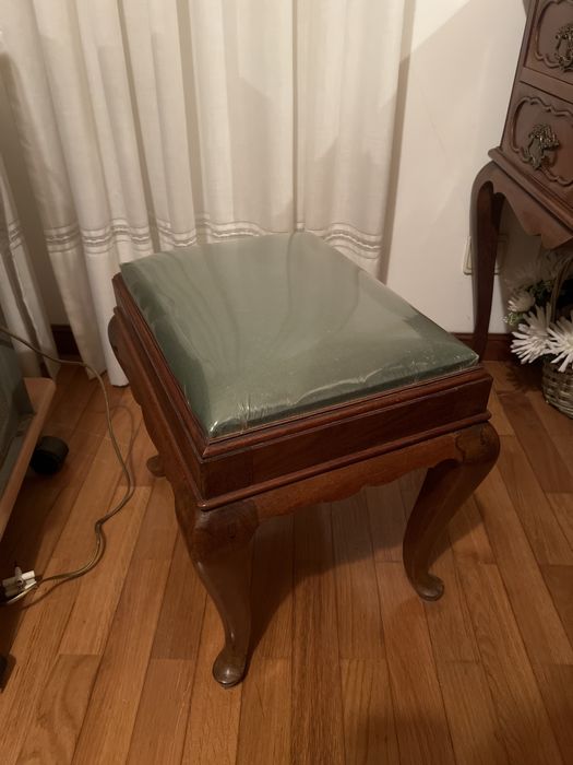 Banco madeira antigo praticamente novo