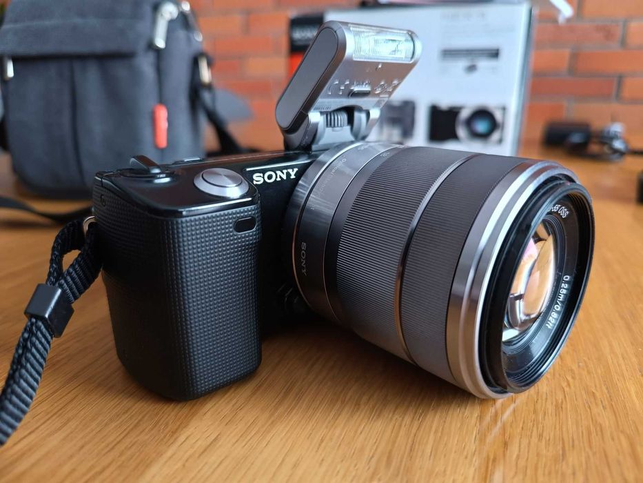 Aparat Sony NEX-5 bezlusterkowy + akcesoria - stan bdb - Gdynia