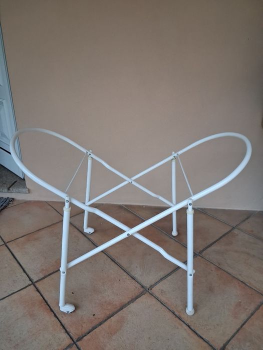 Suporte de cesta ou berço de bebe