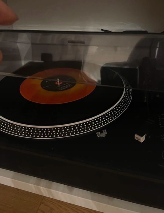 Gramofon Sencor STT150UBA