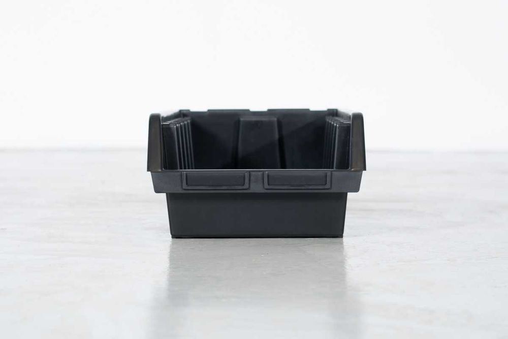 Caixa de plástico de bico empilhável 33.3 x 50 x 18.7 cm - novas