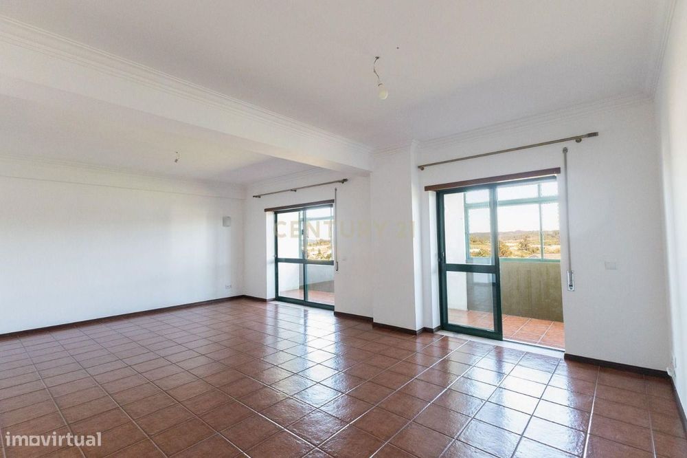 Arrenda-se T4 em duplex com garagem e terraço em Condeixa a Nova, Coim