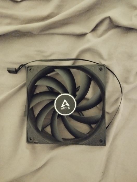 Arctic f12 pwm pst