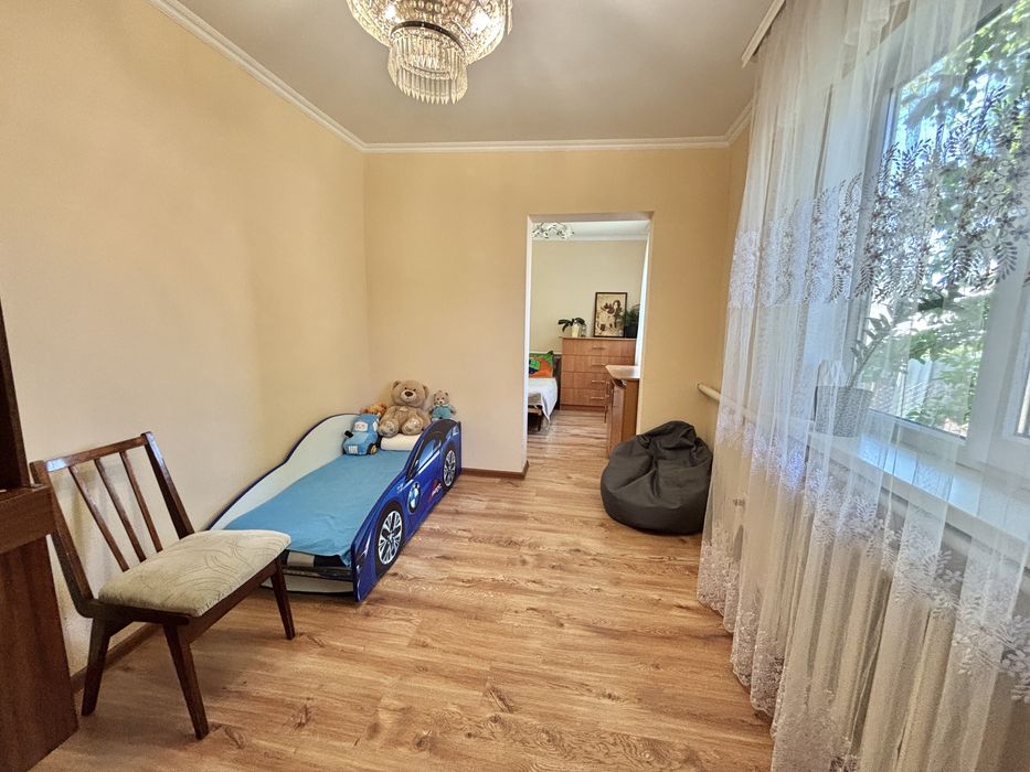 Продається будинок 110м.кв. Ділянка 9 соток. Тисменичани. Школа. Садок. Газ. Світло. Вода