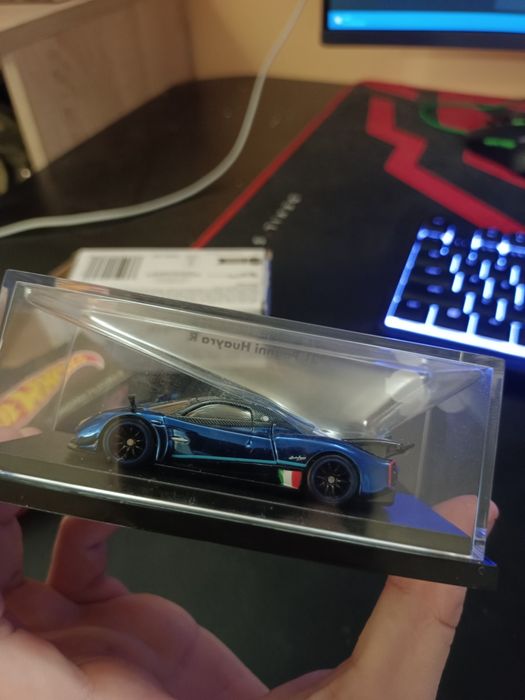 Pagani huyara hot wheels rlc