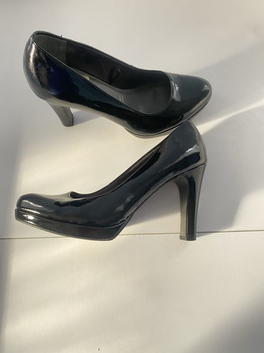 Туфлі лакові чорні