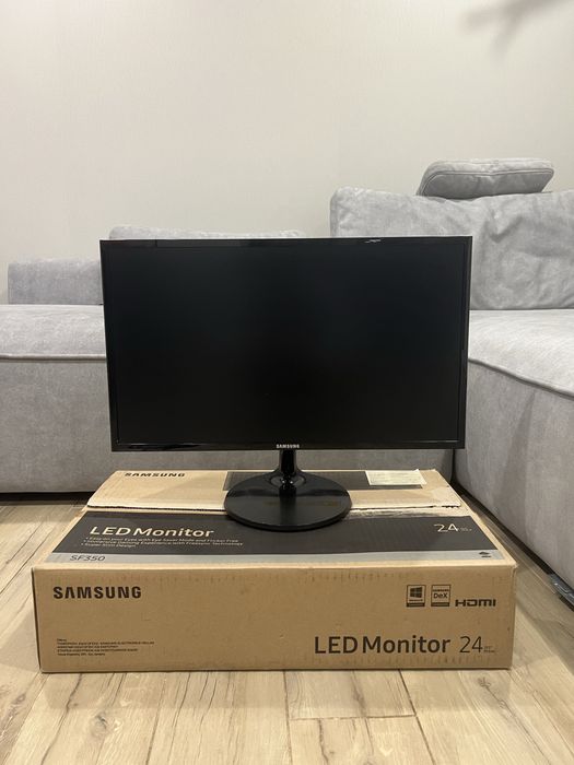 Монітор комп’ютерний, роутер, клавіатура, колонки