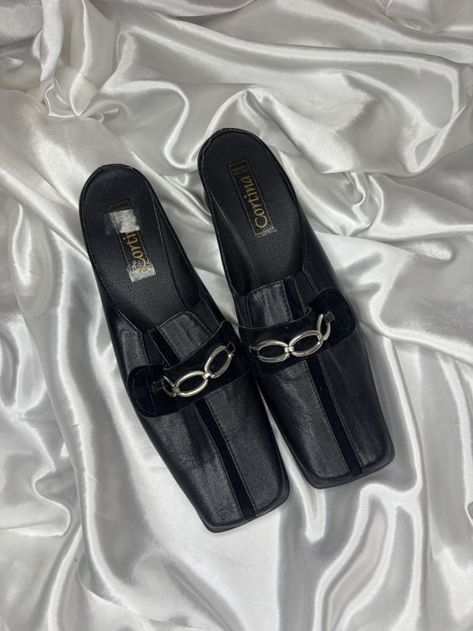 vintage skórzane mule czarne z kwadratowymi czubami noskami avant gard