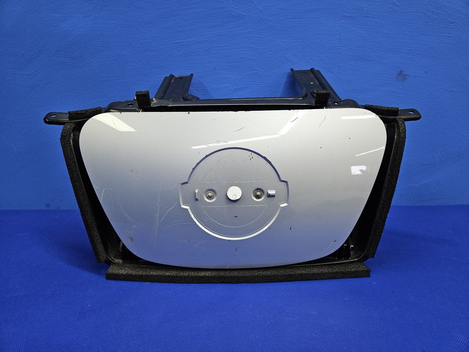 GNIAZDO ŁADOWANIA obudowa Nissan Leaf I port stelaż klapka zaślepka OE