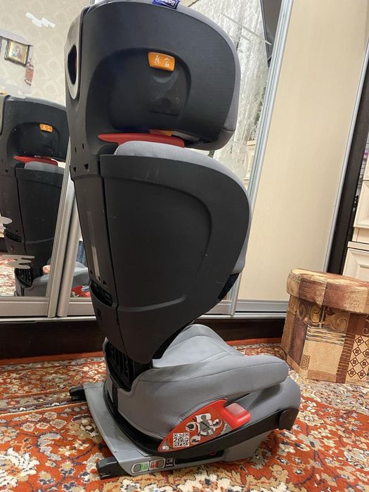 Автокрісло Chicco Oasys. Італія. З дитиною на протязі всього дитинства