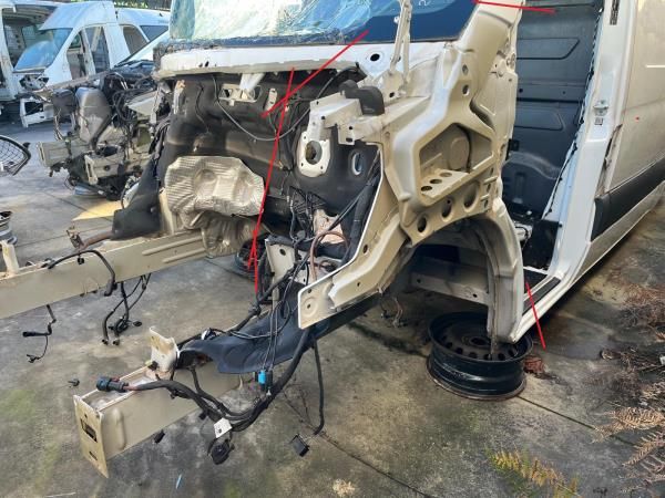 Cava roda frente esquerda MERCEDES-BENZ Sprinter 3,5-t (907, 910)